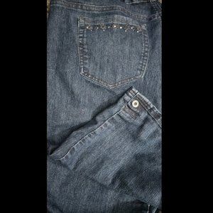 Women's knee length jeans.